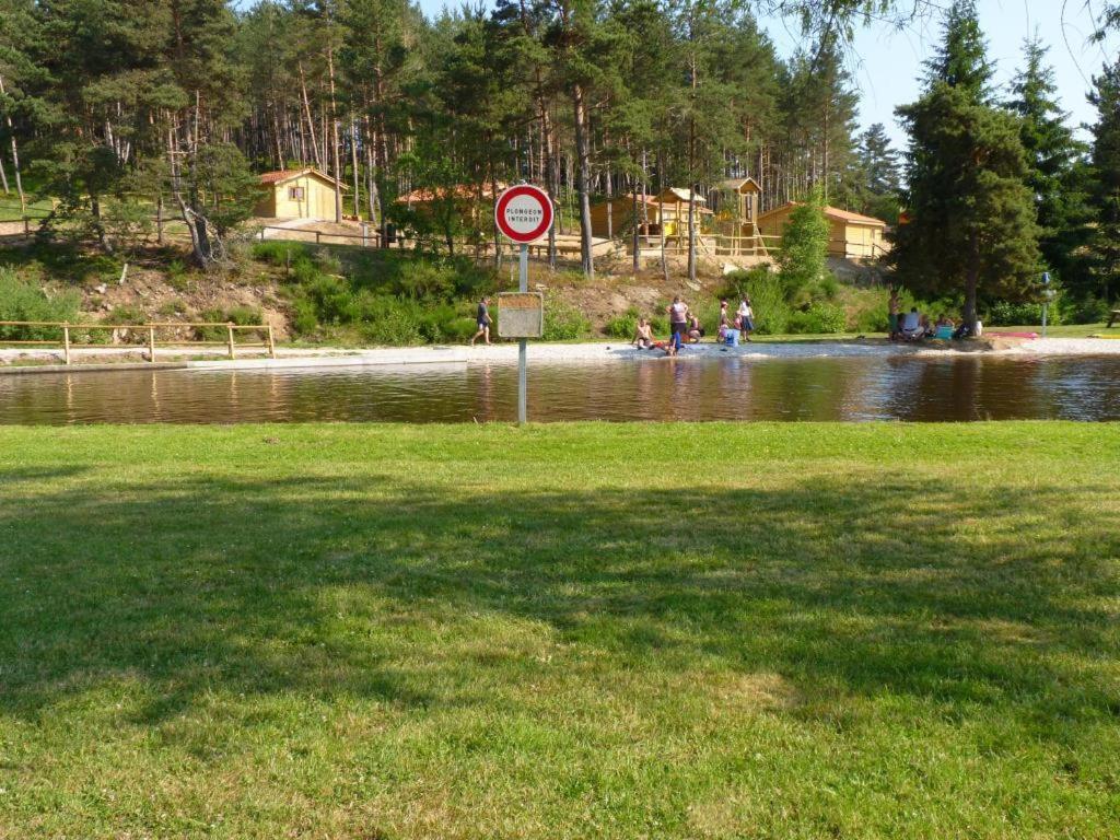 Les Chalets Du Haut-Forez Usson-en-Forez ภายนอก รูปภาพ